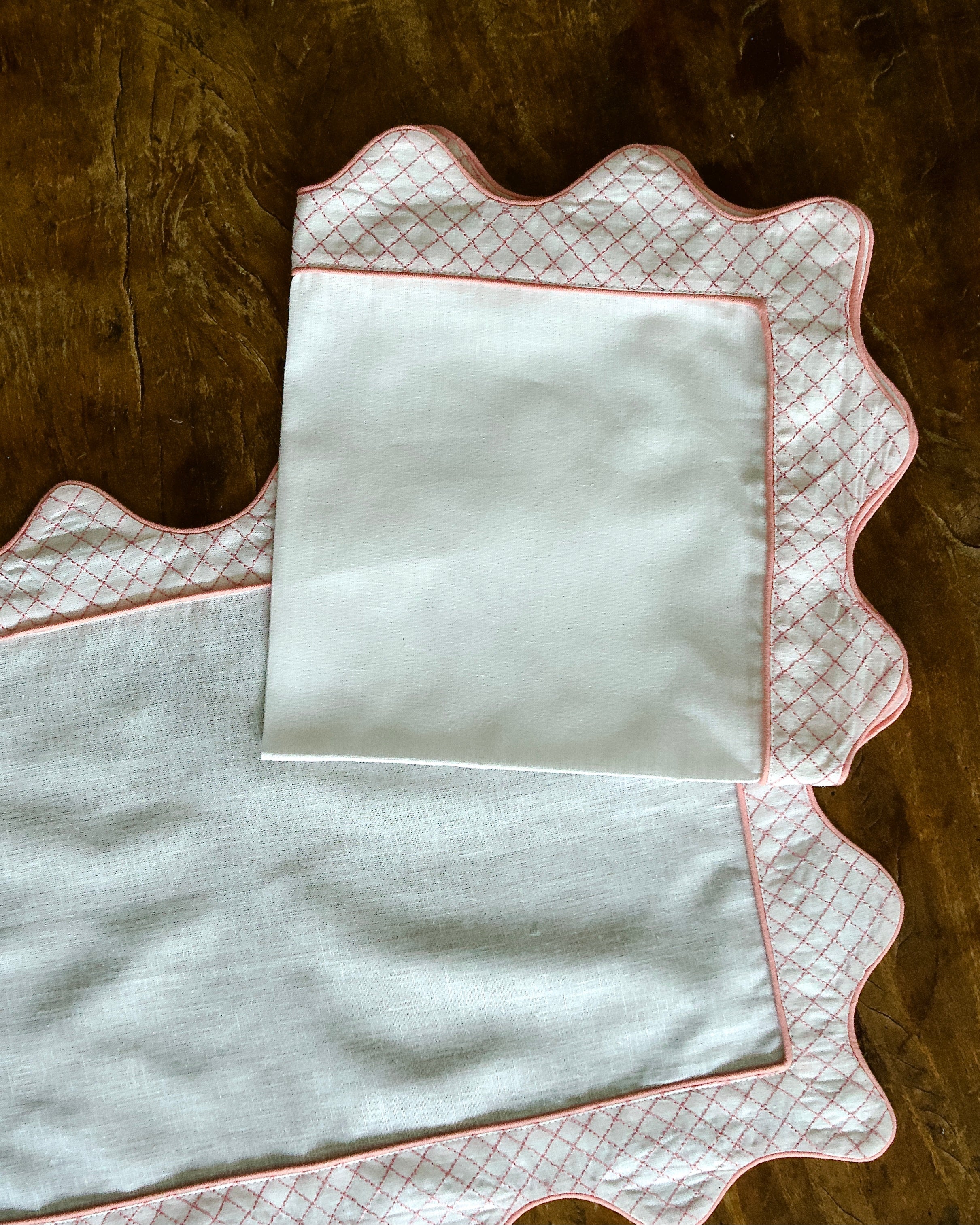 Cantitoe Crisscross Embroidered Napkins (Set of 4)