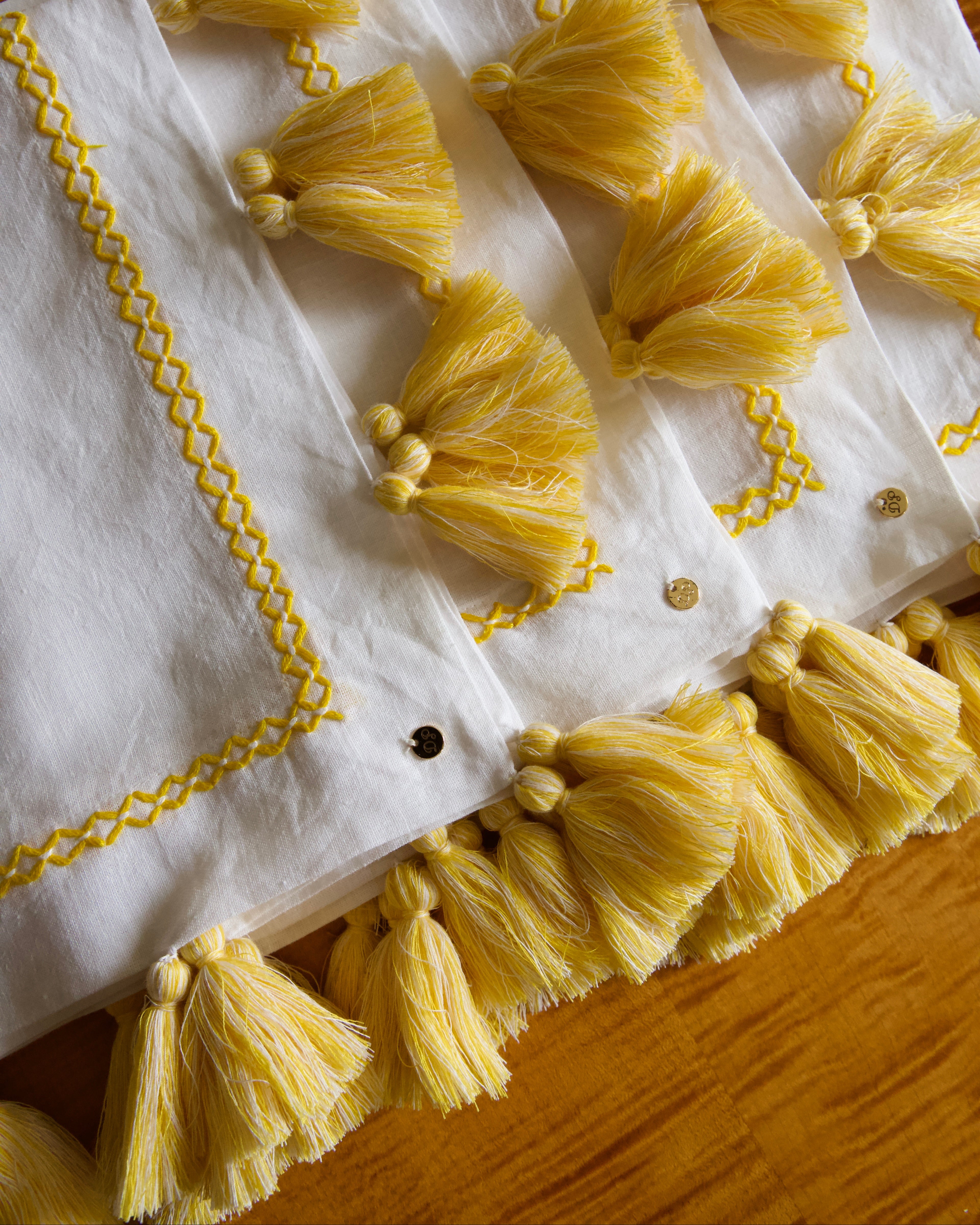 Frangía Embroidered Tassel Linen Napkins (Set of 4)