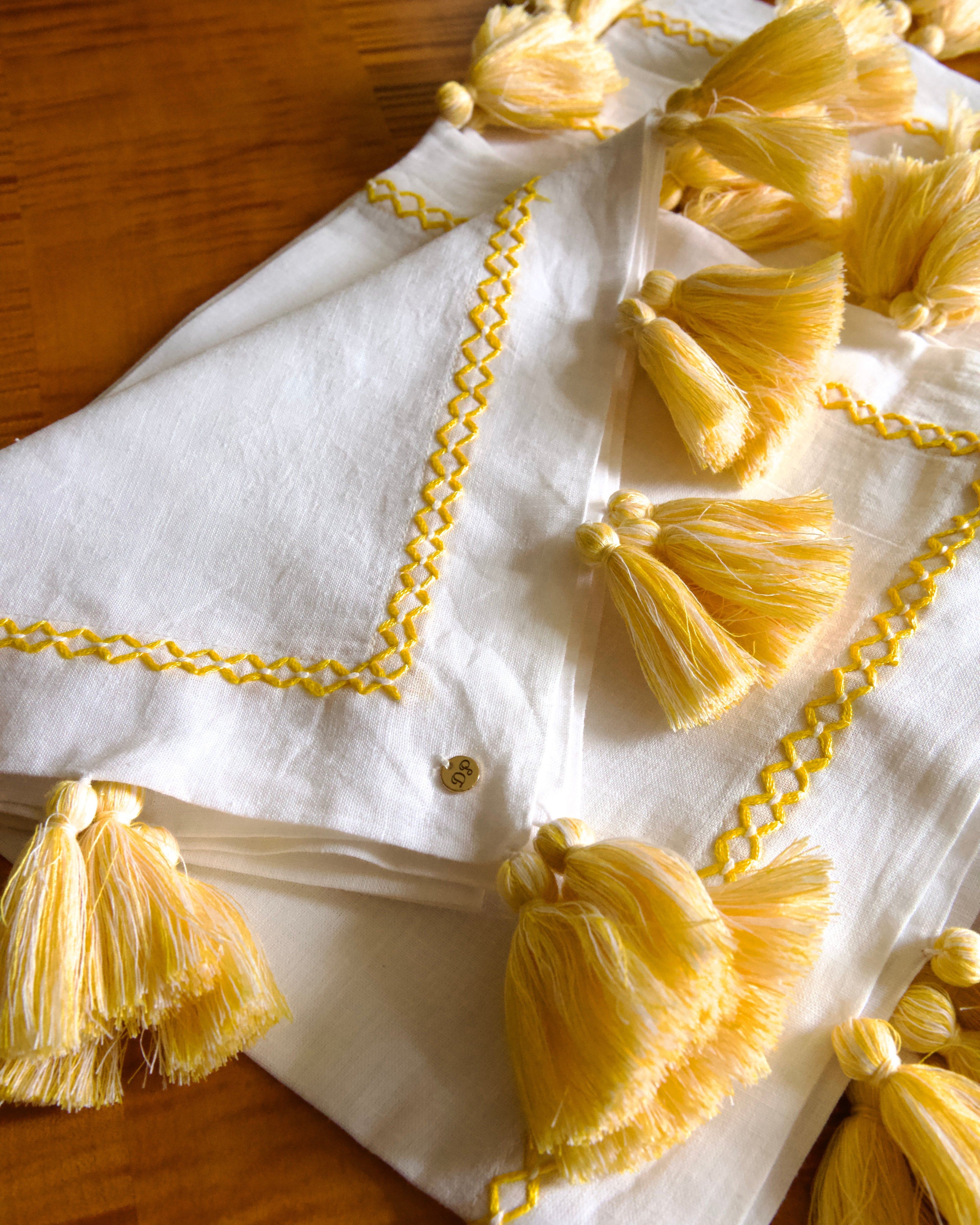 Frangía Embroidered Tassel Linen Placemat Set (Set of 4)