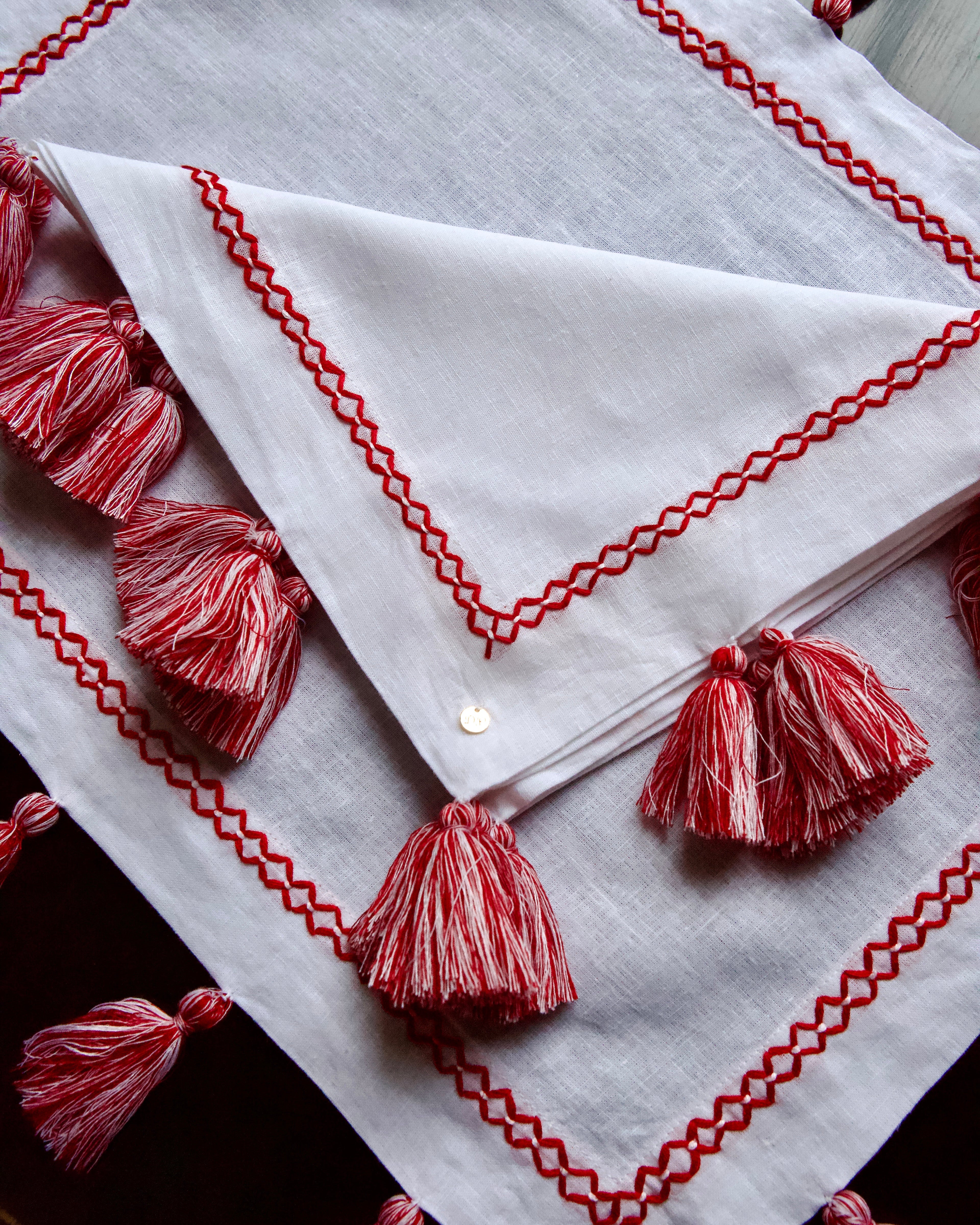 Frangía Embroidered Tassel Linen Napkins (Set of 4)