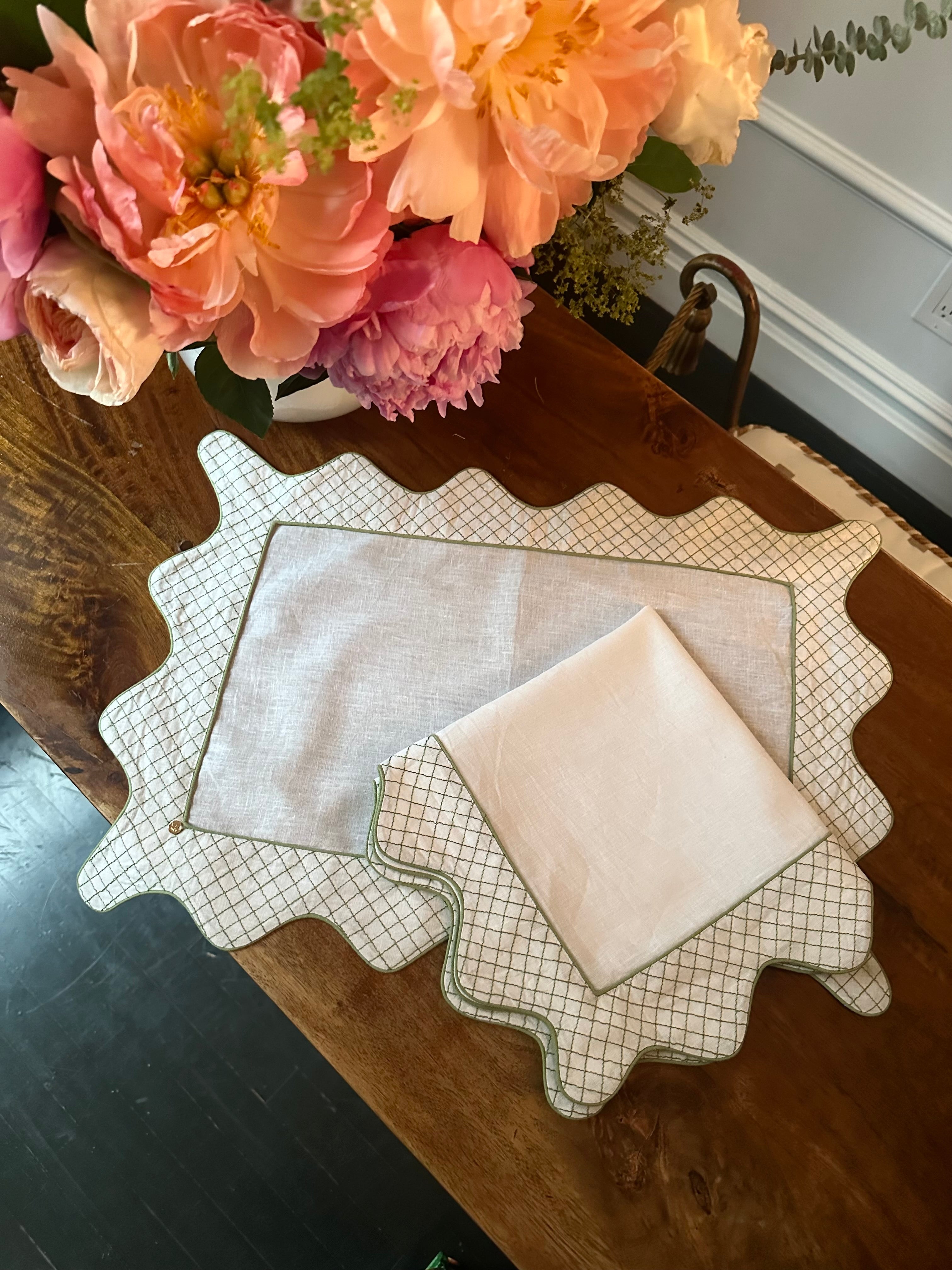 Cantitoe Crisscross Embroidered Placemats (Set of 4)