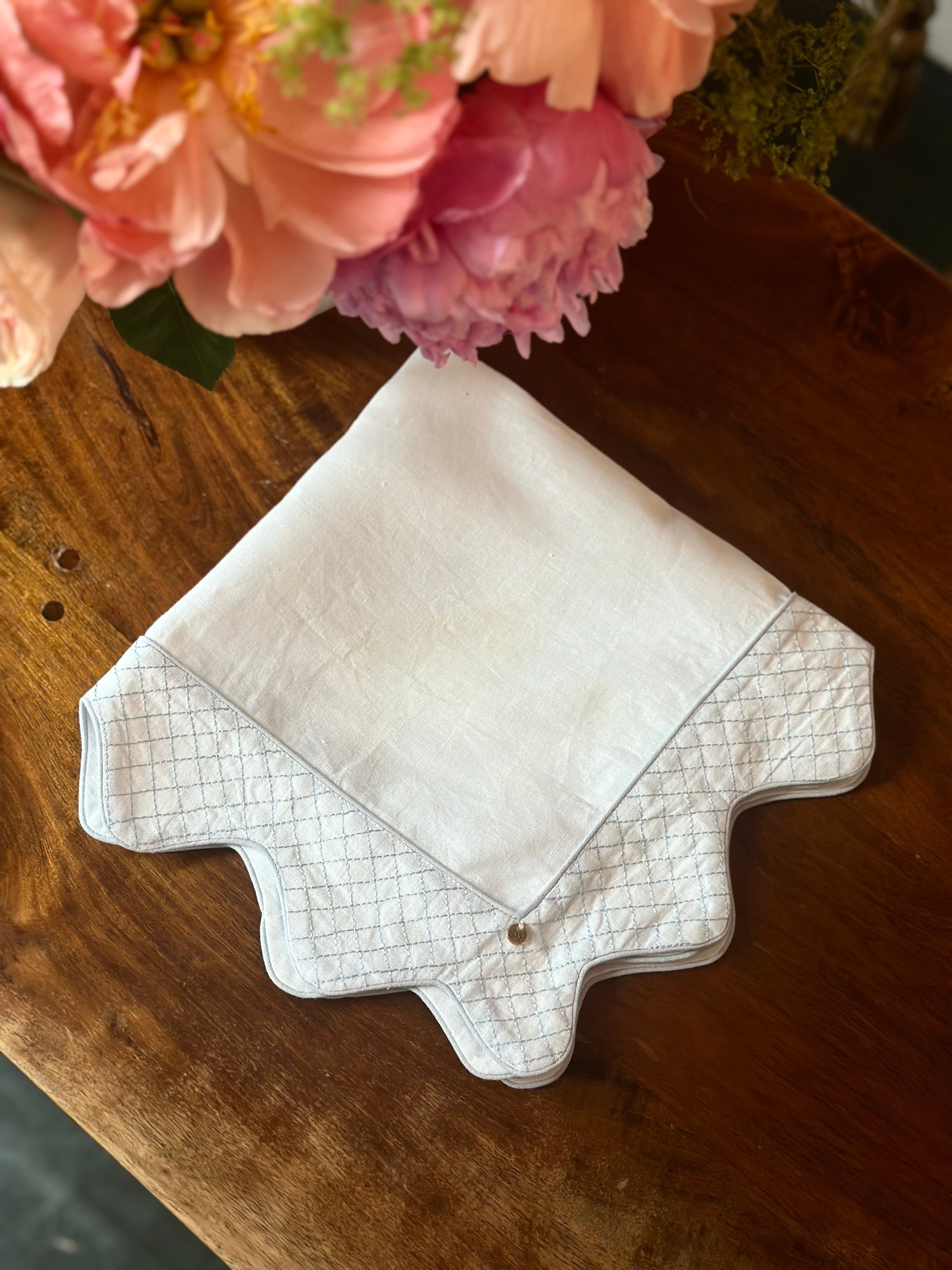 Cantitoe Crisscross Embroidered Placemats (Set of 4)