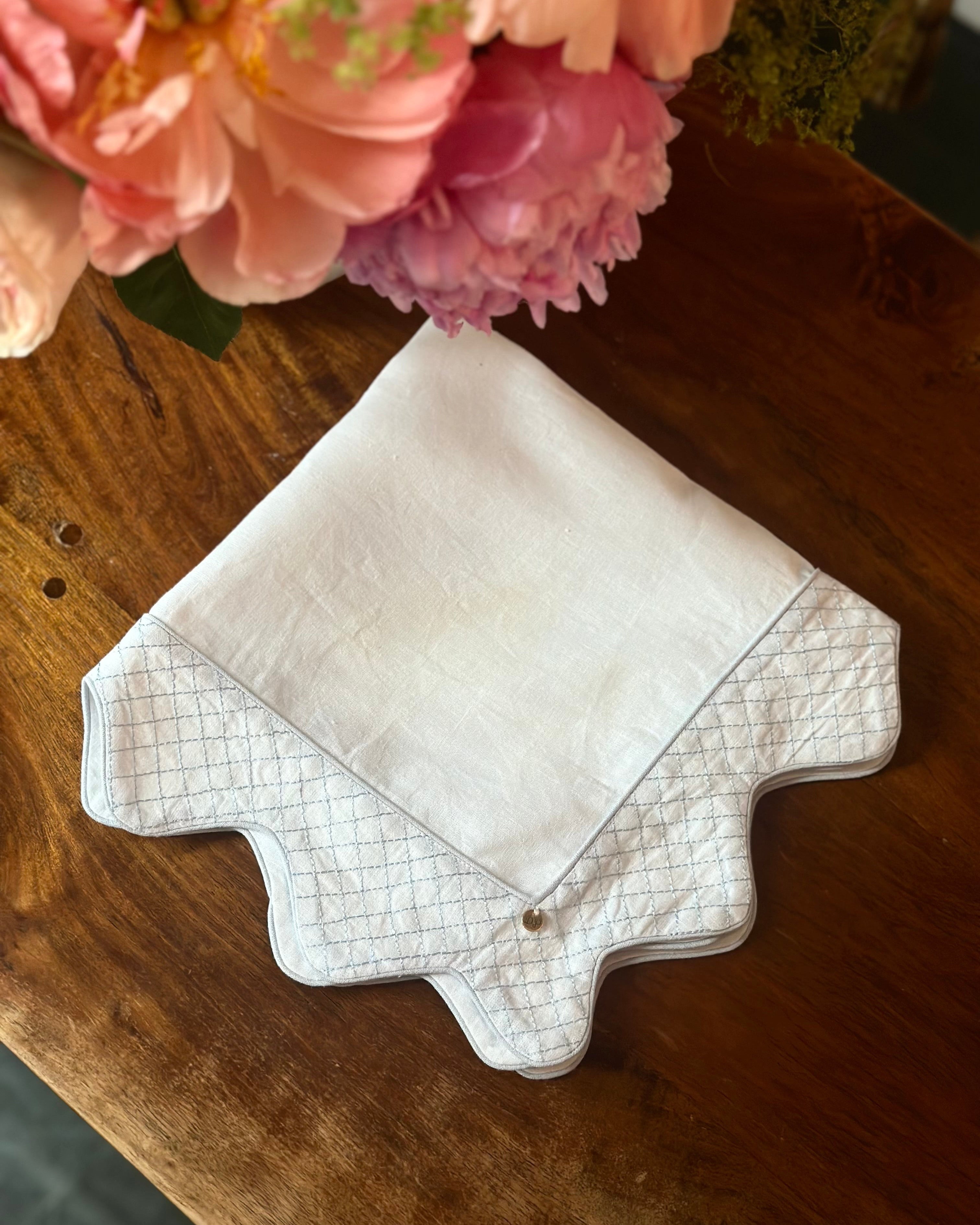Cantitoe Crisscross Embroidered Napkins (Set of 4)