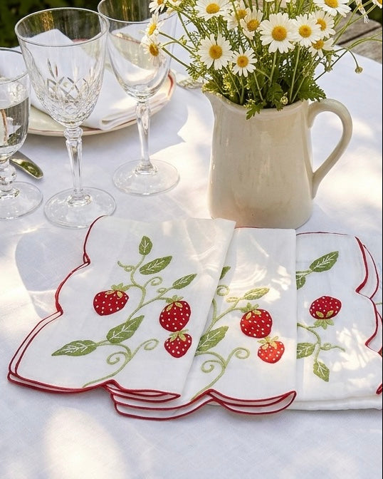 Tumbling Strawberry Napkins (Set of 4)