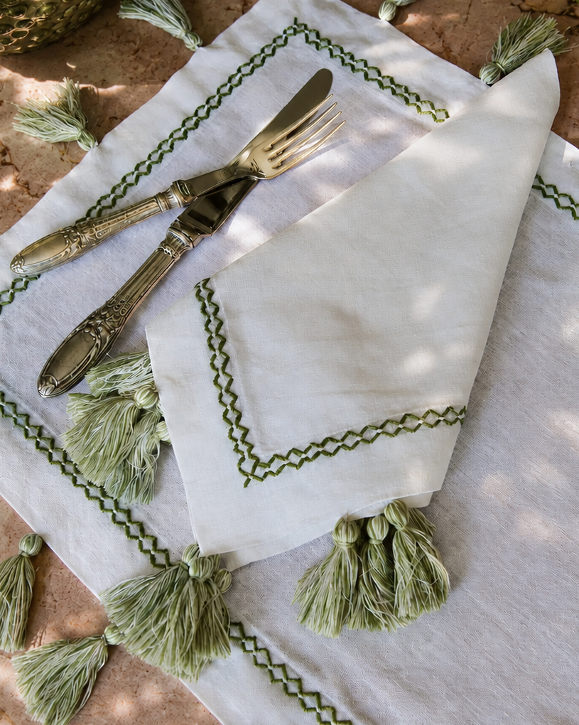 Frangía Embroidered Tassel Linen Napkins (Set of 4)