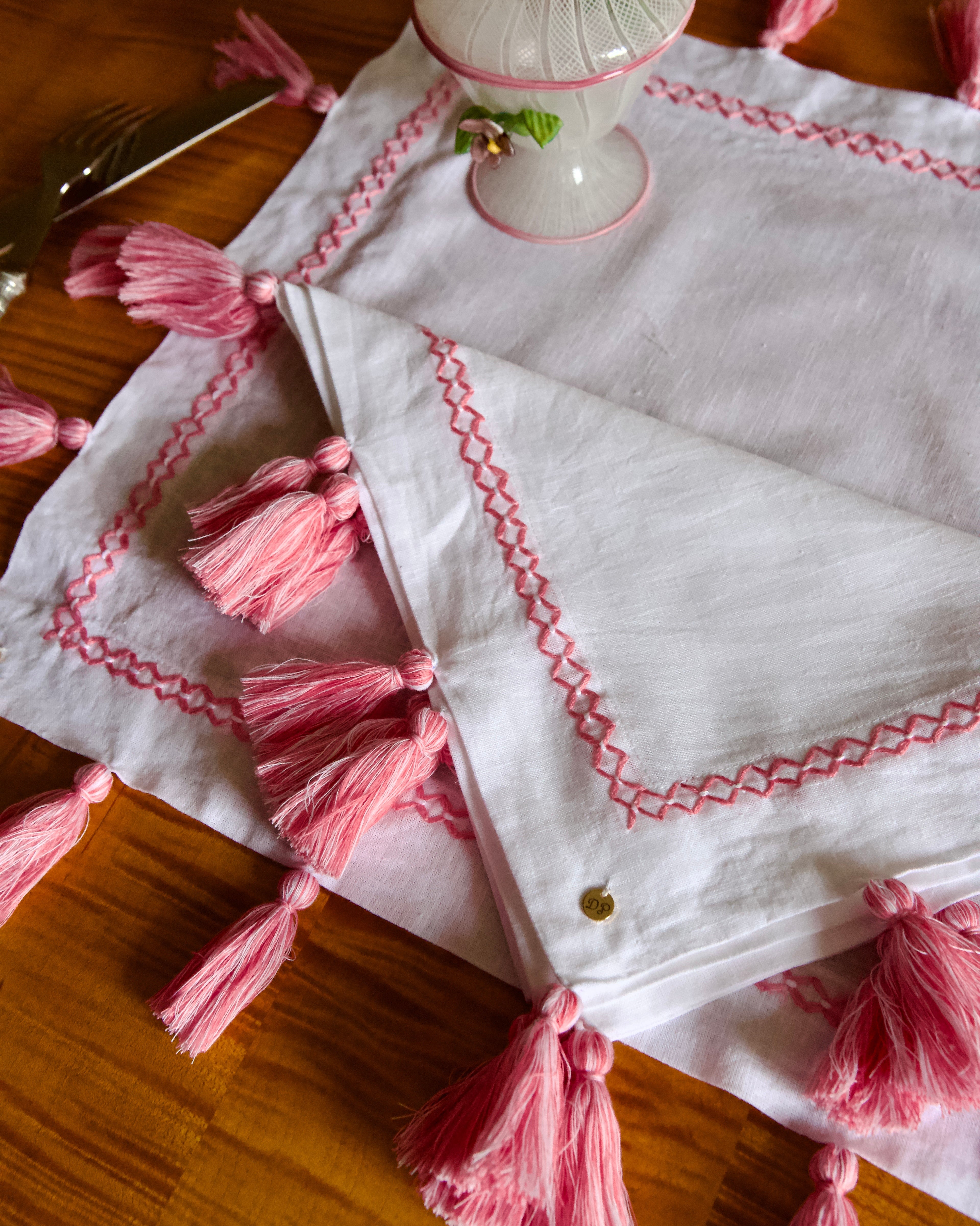 Frangía Embroidered Tassel Linen Placemat Set (Set of 4)